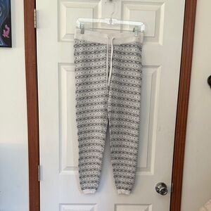 4/$20🙈 EUC New York & Company Gray Patterned Leggings with Drawstring